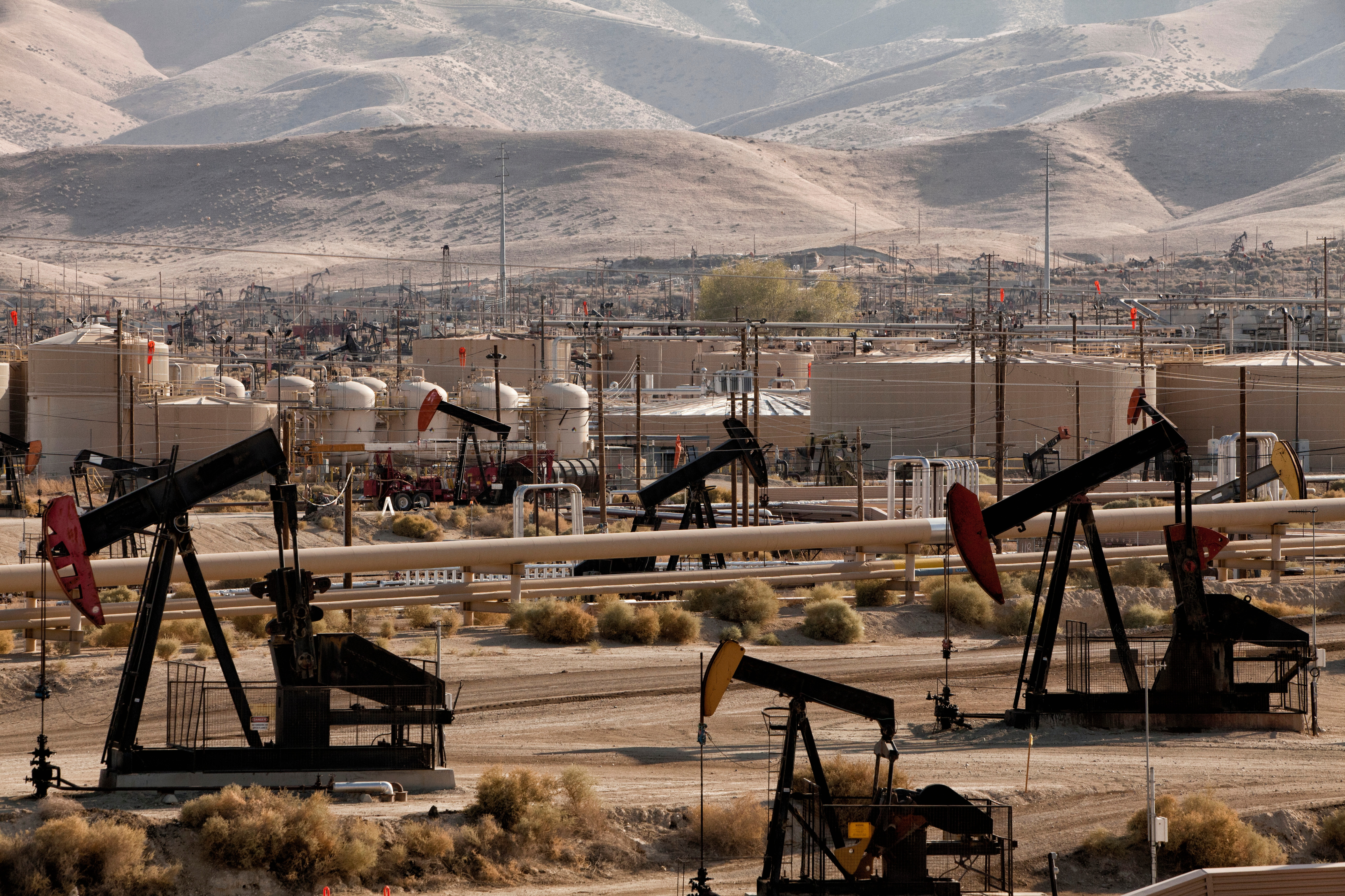 Engineering and Design of oil and gas Industrial Plants (I)